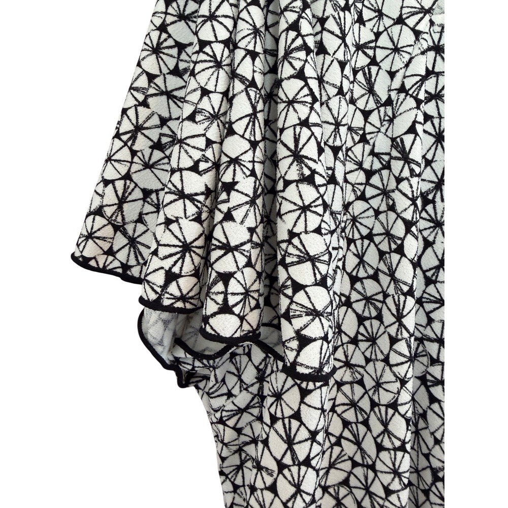 Geometric monochromatic flutter sleeve spring summer women's top chic Plus 2X - Picture 6 of 8